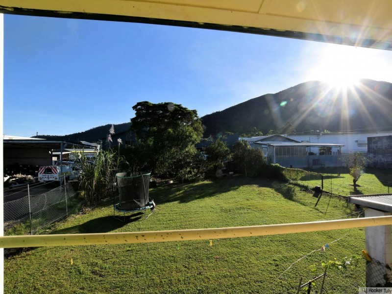 11 Murray Street, Tully QLD 4854