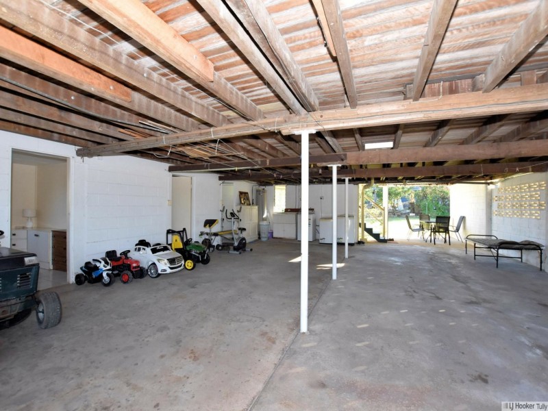 11 Murray Street, Tully QLD 4854