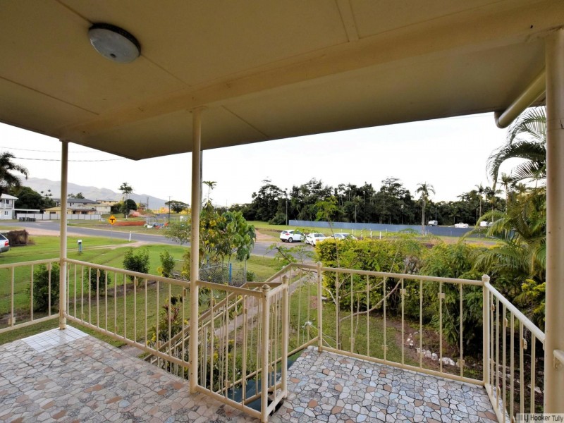 11 Murray Street, Tully QLD 4854