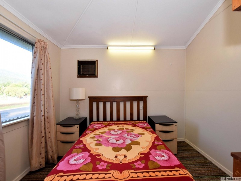 11 Murray Street, Tully QLD 4854