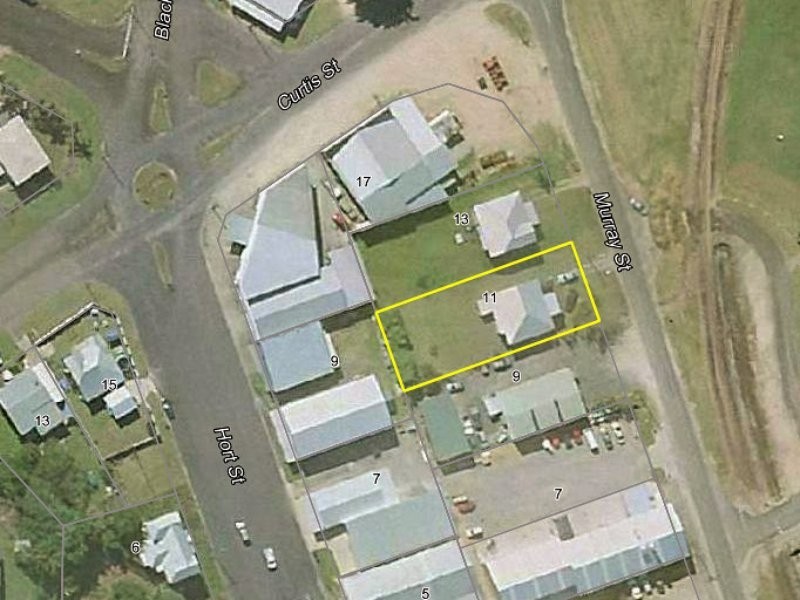 11 Murray Street, Tully QLD 4854