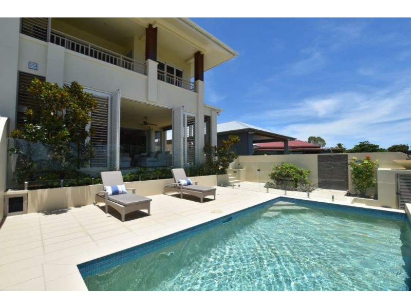 2/50 Kennedy Esplanade, South Mission Beach QLD 4852