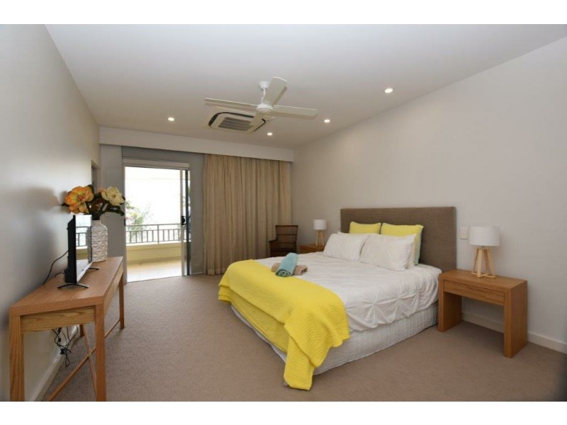 2/50 Kennedy Esplanade, South Mission Beach QLD 4852