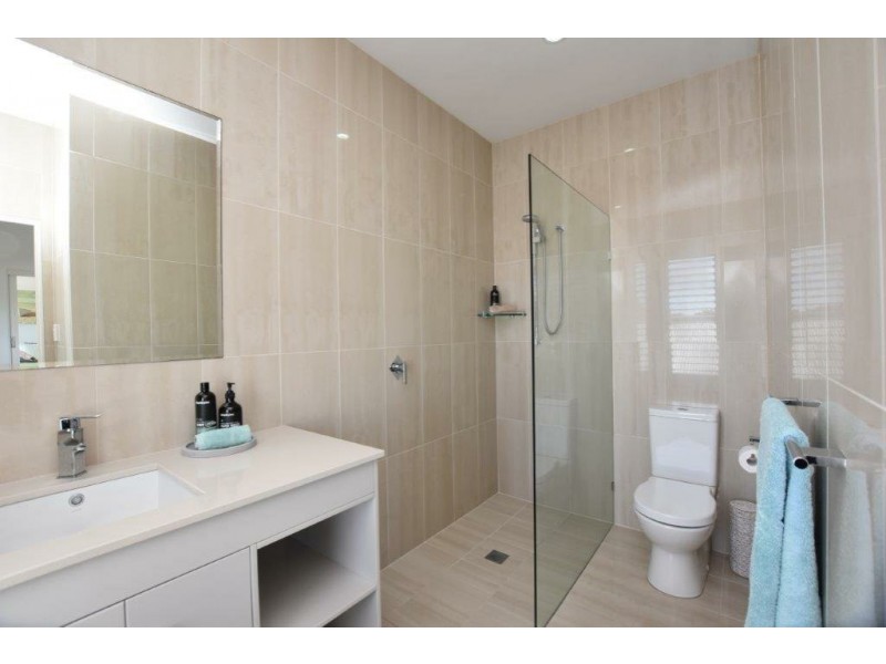 2/50 Kennedy Esplanade, South Mission Beach QLD 4852