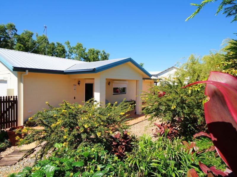 8 Dunkalli Cresent, Wongaling Beach QLD 4852