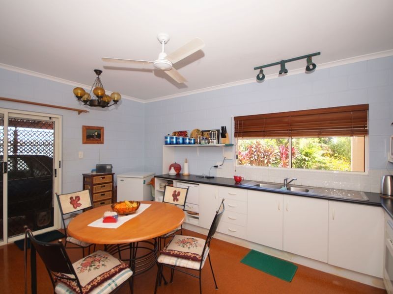 8 Dunkalli Cresent, Wongaling Beach QLD 4852