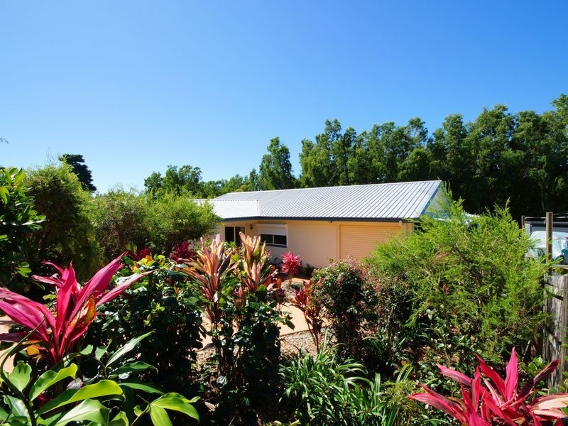 8 Dunkalli Cresent, Wongaling Beach QLD 4852