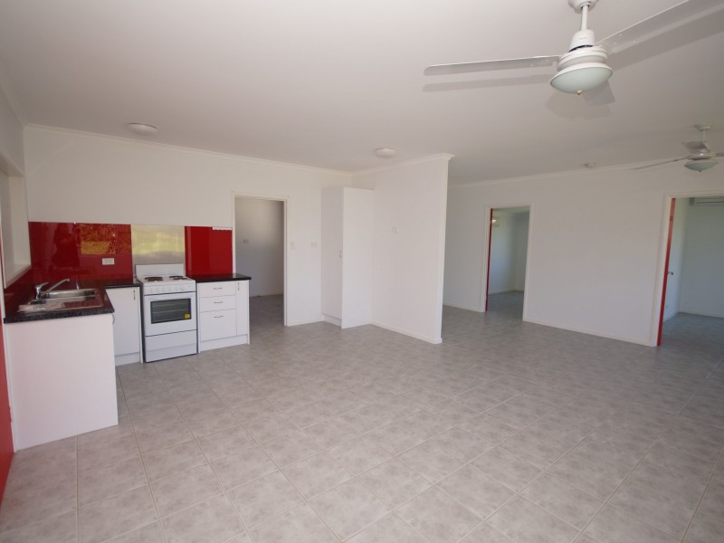 2 Costigan Street, Tully Heads QLD 4854