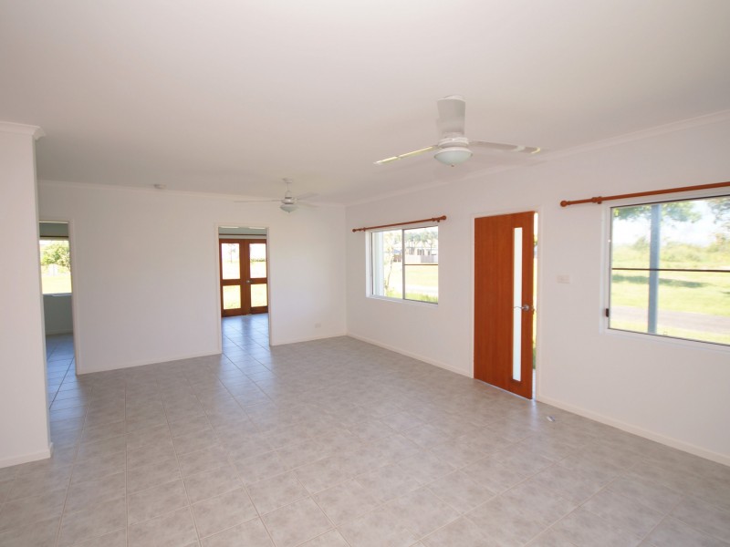 2 Costigan Street, Tully Heads QLD 4854