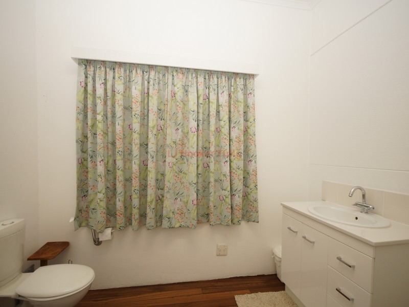 13 Plumb Street, Tully QLD 4854