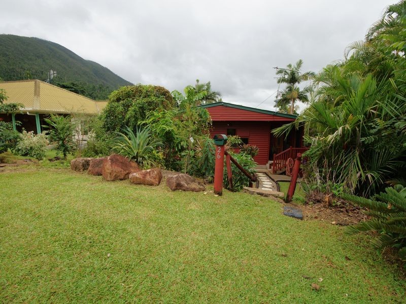 26 Hyatt Street, Tully QLD 4854