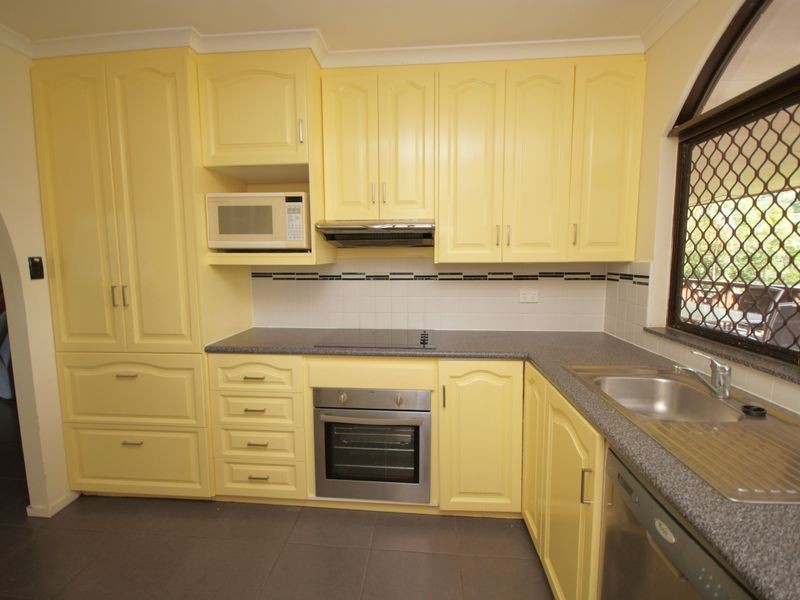 26 Hyatt Street, Tully QLD 4854