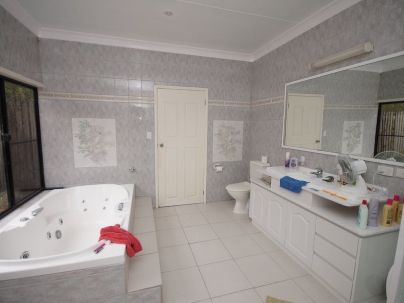 15 Melaleuca Drive, Tully Heads QLD 4854