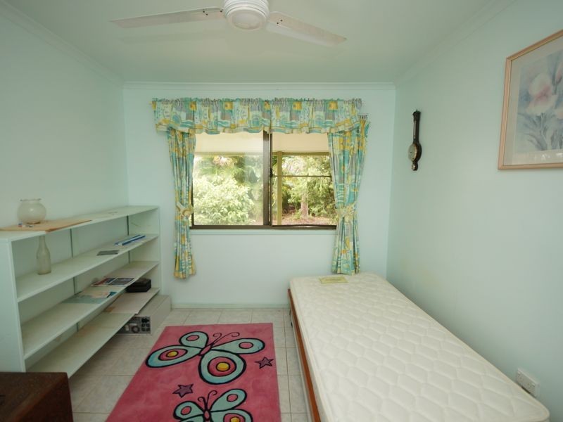 15 Melaleuca Drive, Tully Heads QLD 4854