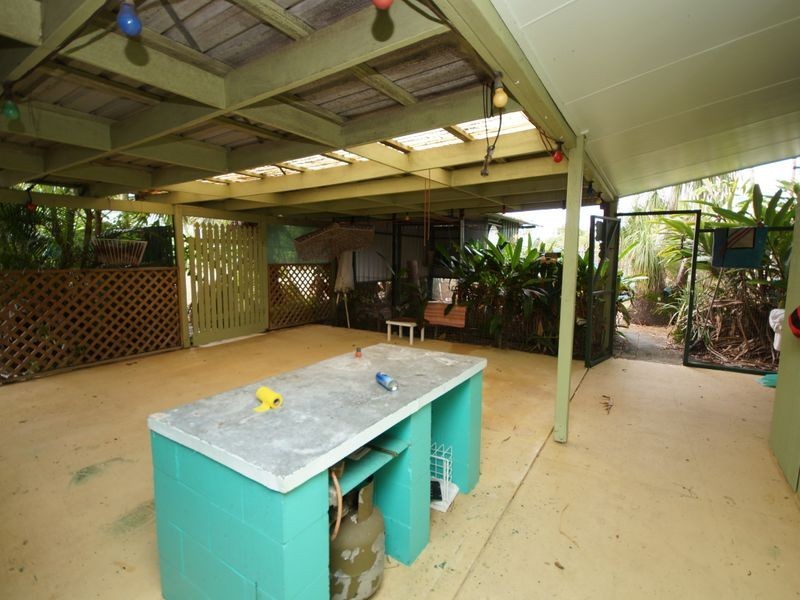 15 Melaleuca Drive, Tully Heads QLD 4854