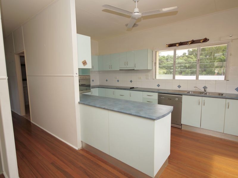 10 Hargreave Street, Kurrimine Beach QLD 4871