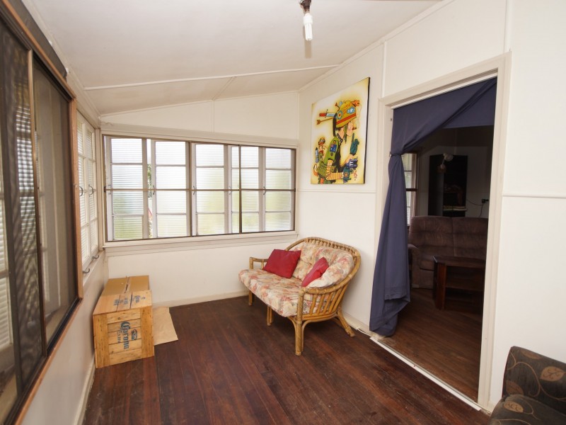 19 Hyatt Street, Tully QLD 4854