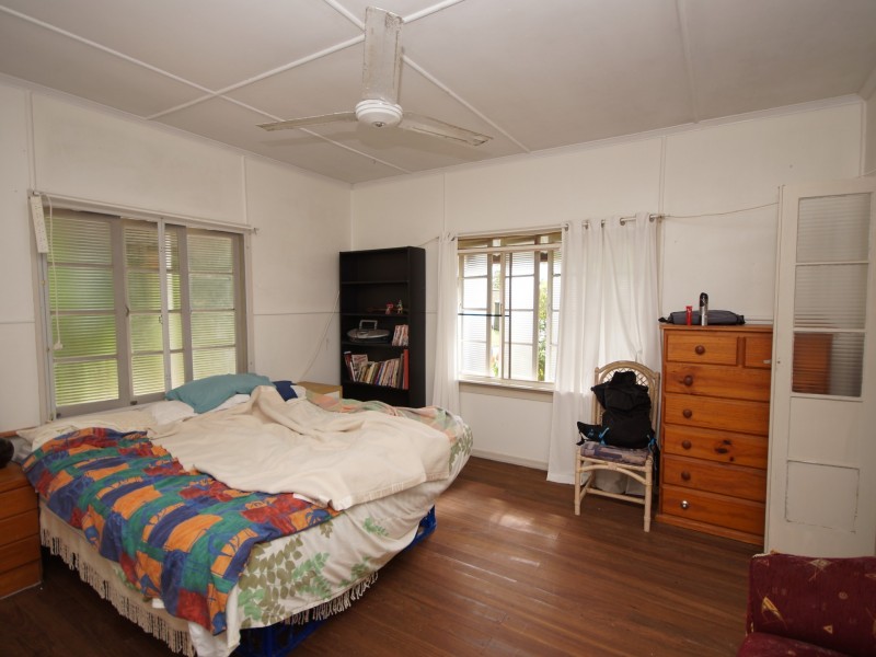 19 Hyatt Street, Tully QLD 4854