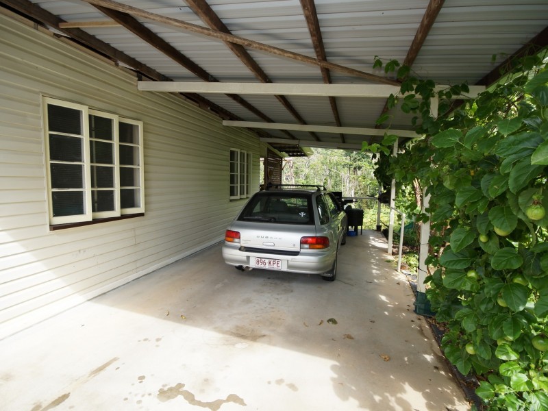 19 Hyatt Street, Tully QLD 4854