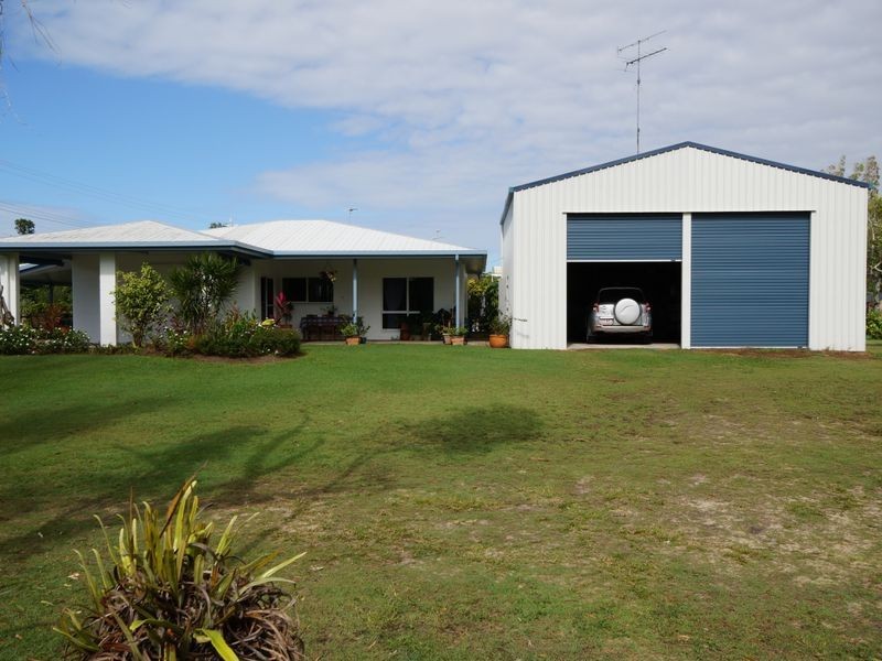 125 Taylor Street, Tully Heads QLD 4854