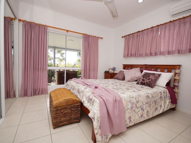 125 Taylor Street, Tully Heads QLD 4854