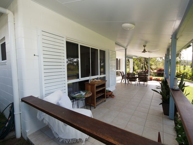 125 Taylor Street, Tully Heads QLD 4854