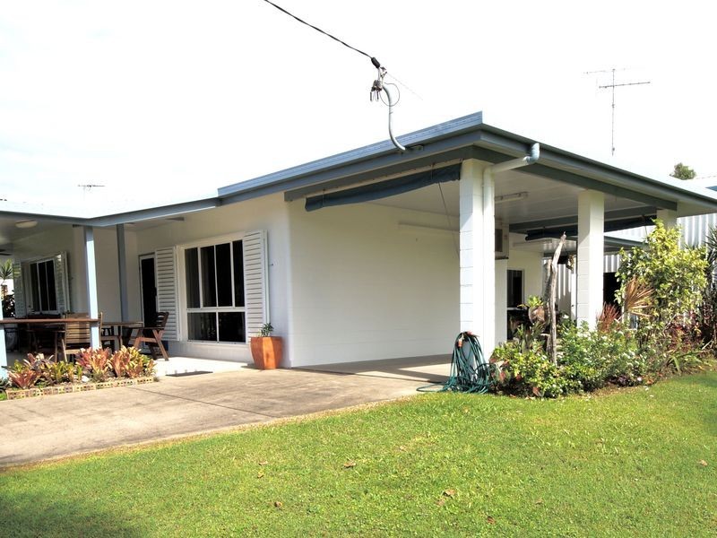 125 Taylor Street, Tully Heads QLD 4854