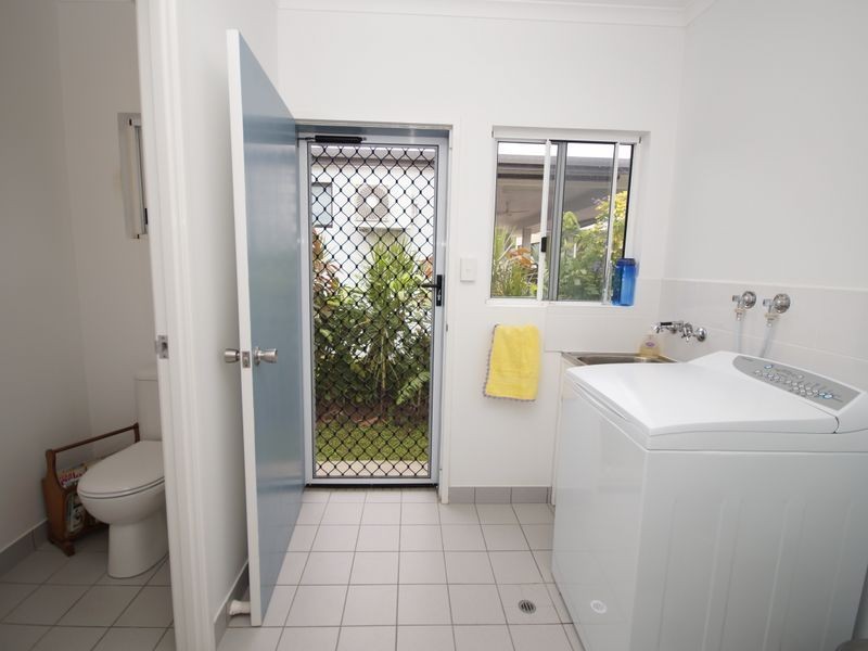 125 Taylor Street, Tully Heads QLD 4854