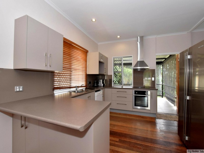12 Briggs Street, Tully QLD 4854