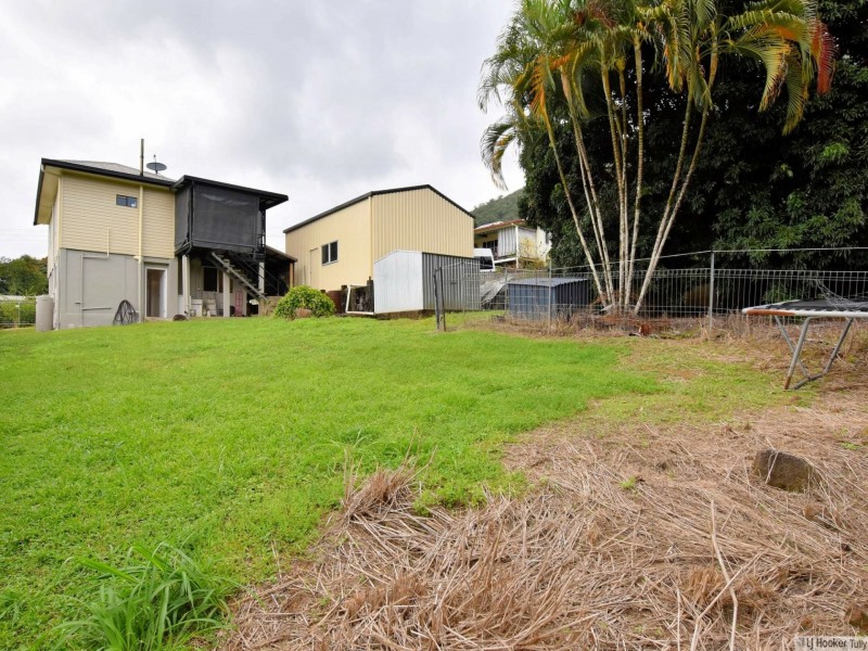 12 Briggs Street, Tully QLD 4854