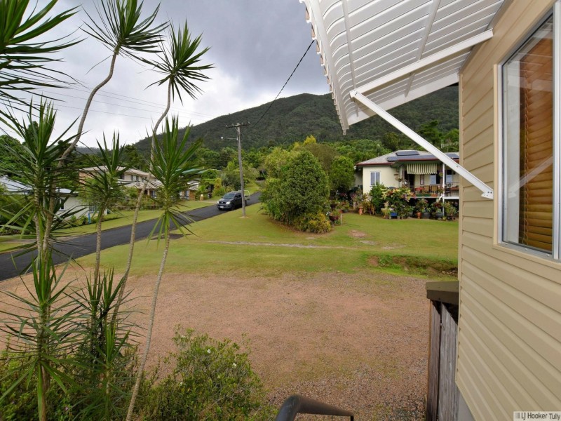 12 Briggs Street, Tully QLD 4854