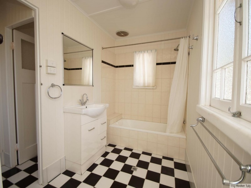 18 Bryant Street, Tully QLD 4854