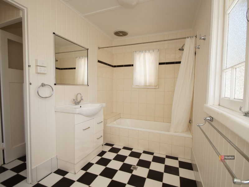 18 Bryant Street, Tully QLD 4854