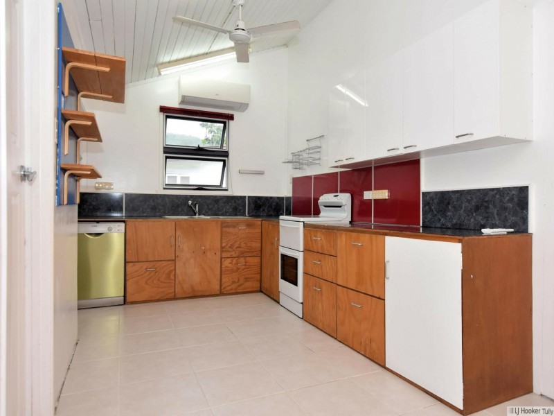 15 Curtis Street, Tully QLD 4854