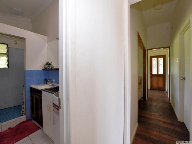 12 McRobbie Road, Silkwood QLD 4856