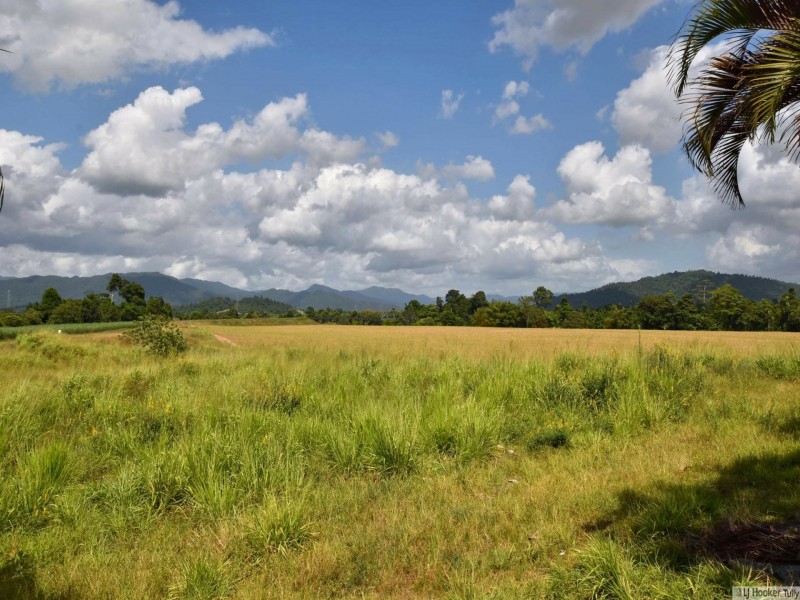 12 McRobbie Road, Silkwood QLD 4856