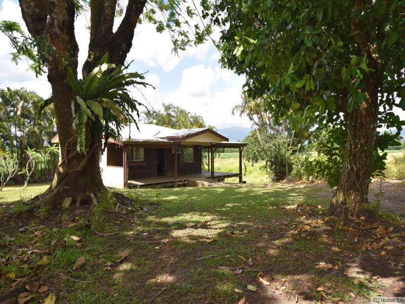 12 McRobbie Road, Silkwood QLD 4856