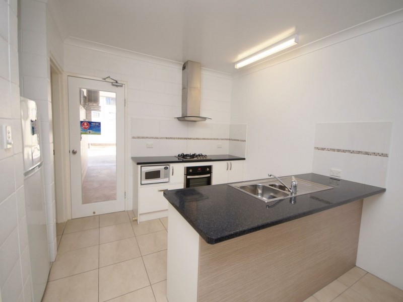 1 Black Street, Tully QLD 4854