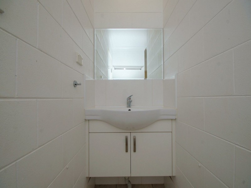 1 Black Street, Tully QLD 4854