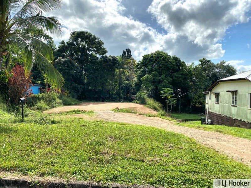 18 Black Street, Tully QLD 4854