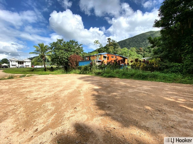 18 Black Street, Tully QLD 4854