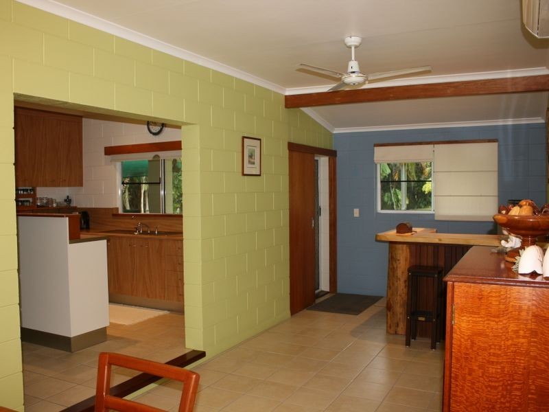 50 Paradise Palm Drive, Tully Heads QLD 4854