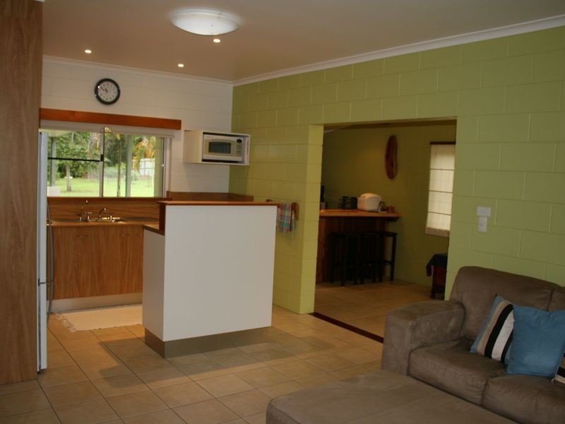 50 Paradise Palm Drive, Tully Heads QLD 4854