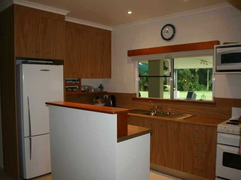 50 Paradise Palm Drive, Tully Heads QLD 4854