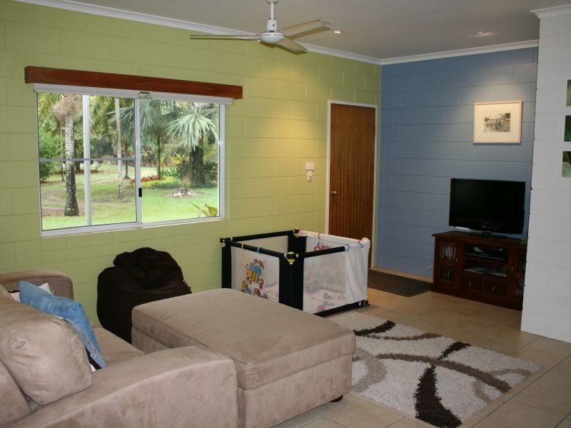 50 Paradise Palm Drive, Tully Heads QLD 4854