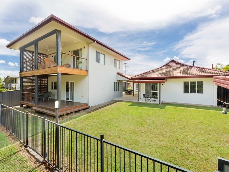 37 Rebecca Jane Parade, Kurrimine Beach QLD 4871