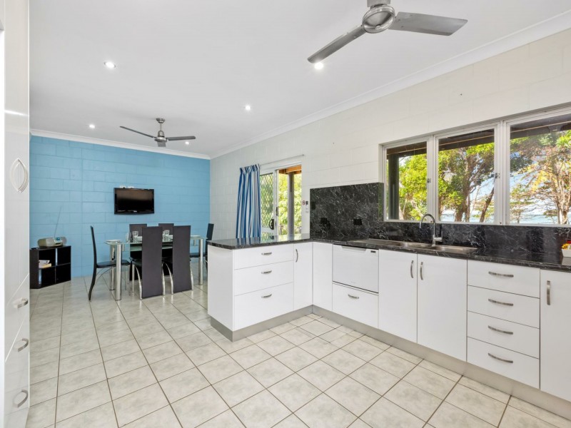 37 Rebecca Jane Parade, Kurrimine Beach QLD 4871