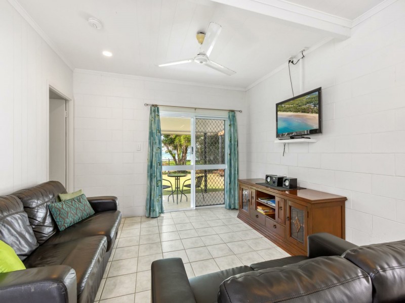 37 Rebecca Jane Parade, Kurrimine Beach QLD 4871