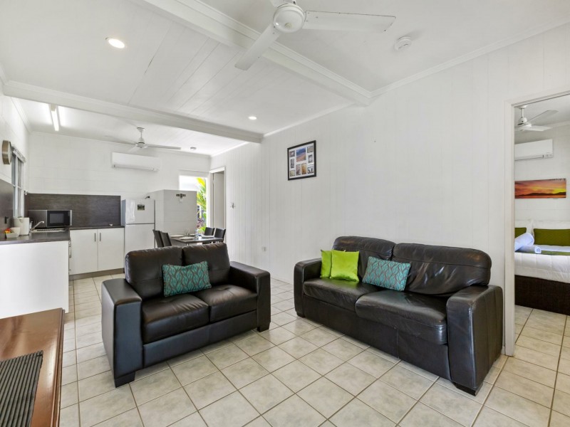37 Rebecca Jane Parade, Kurrimine Beach QLD 4871