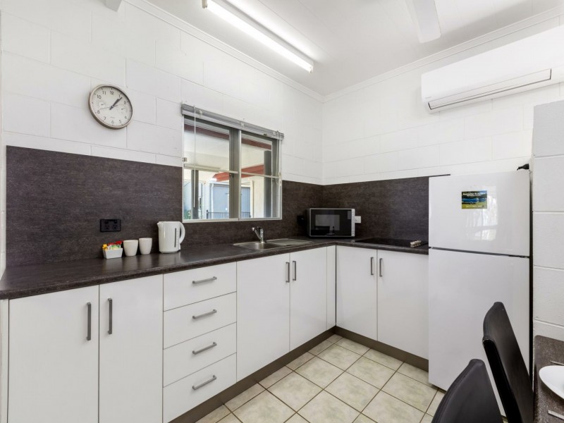 37 Rebecca Jane Parade, Kurrimine Beach QLD 4871
